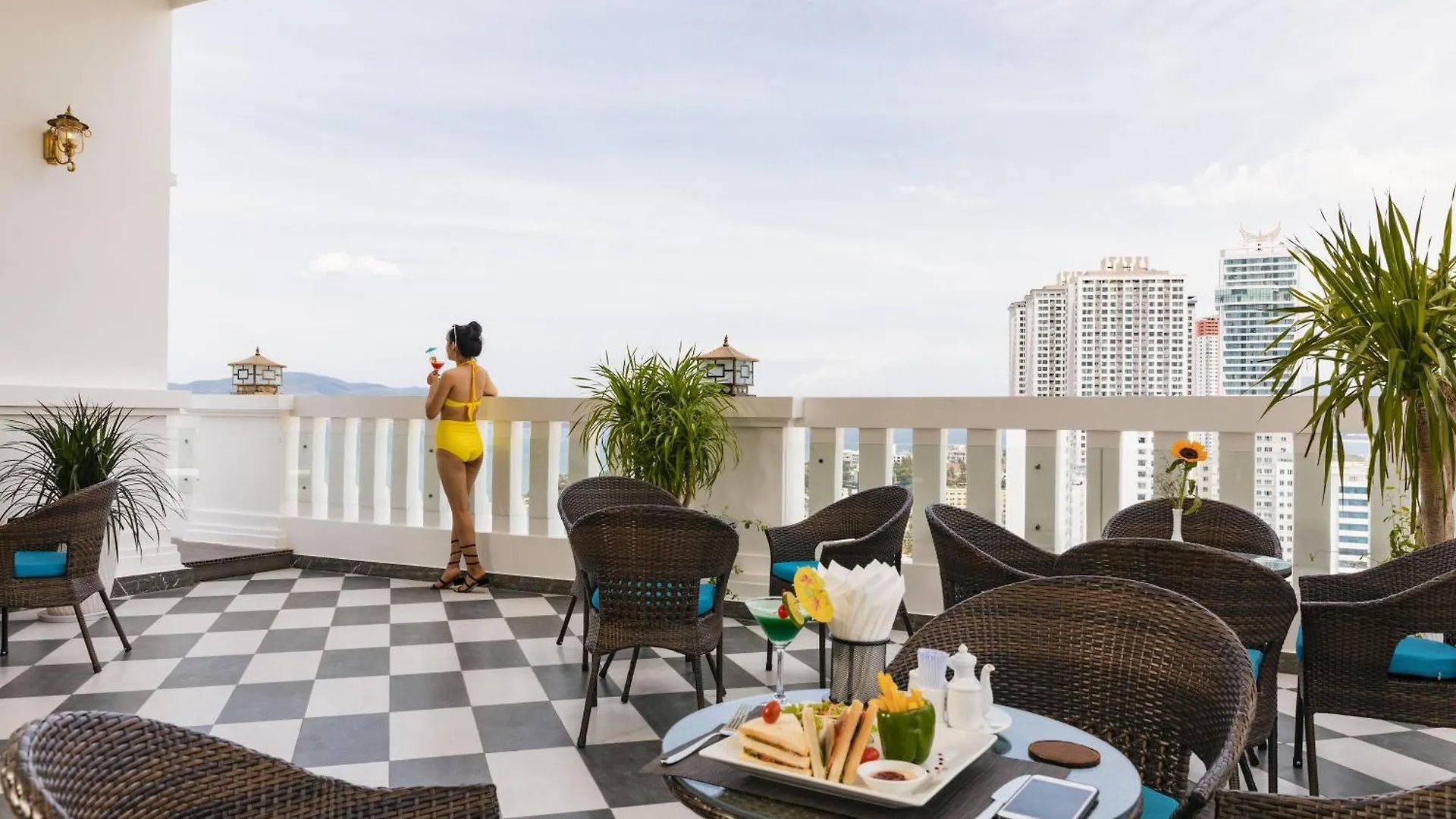 Daphovina Hotel ニャチャン