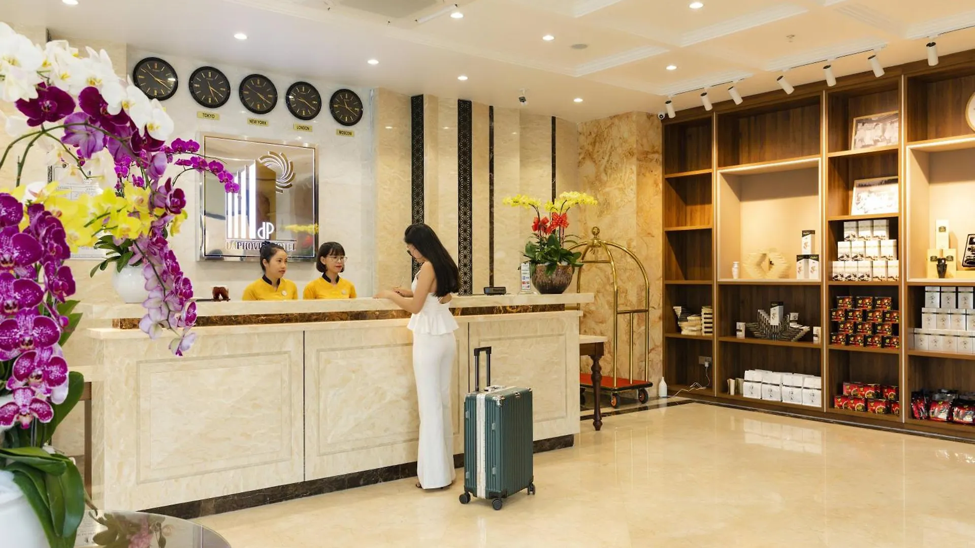 Daphovina Hotel ニャチャン