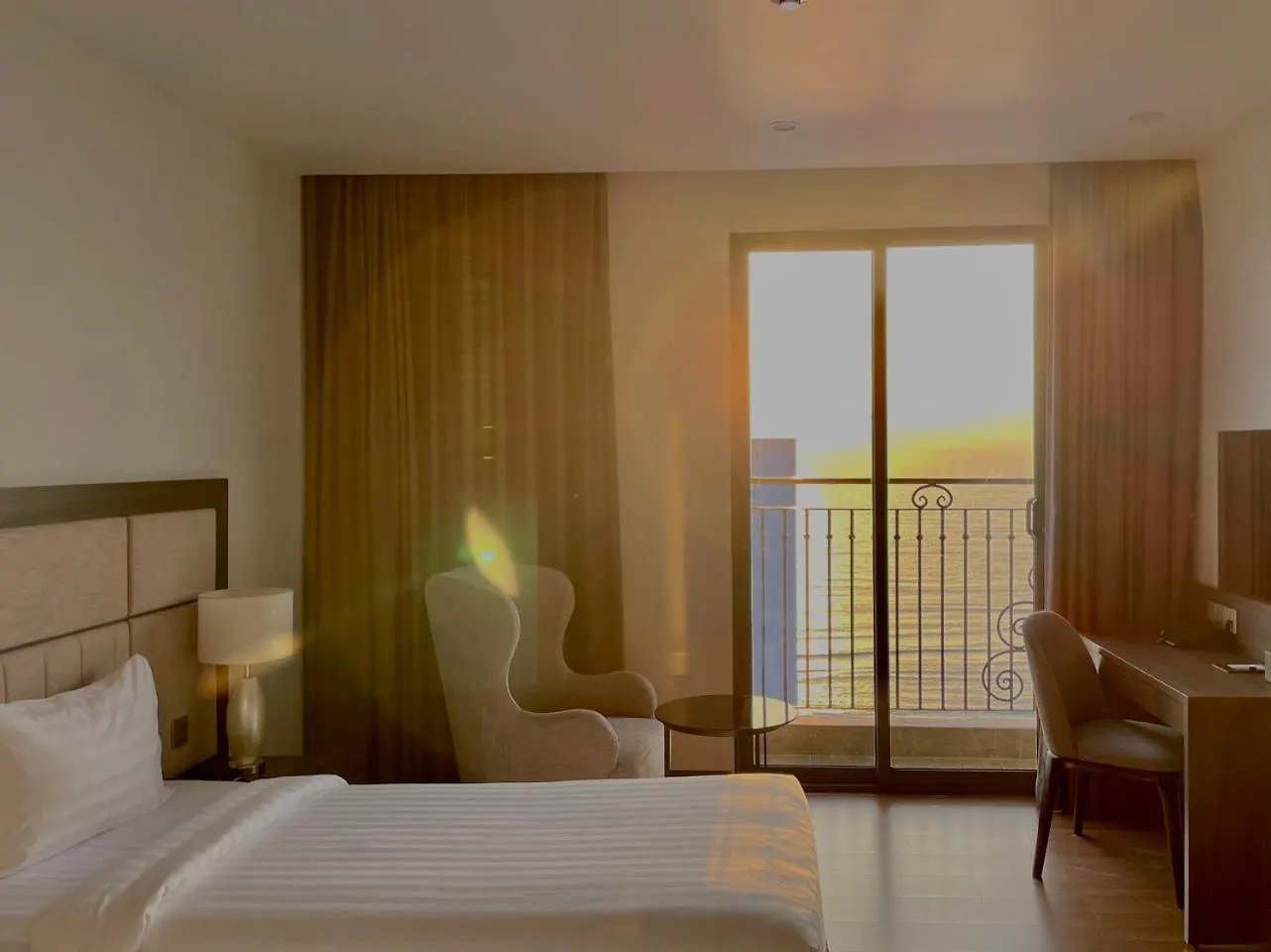 Daphovina Hotel ニャチャン