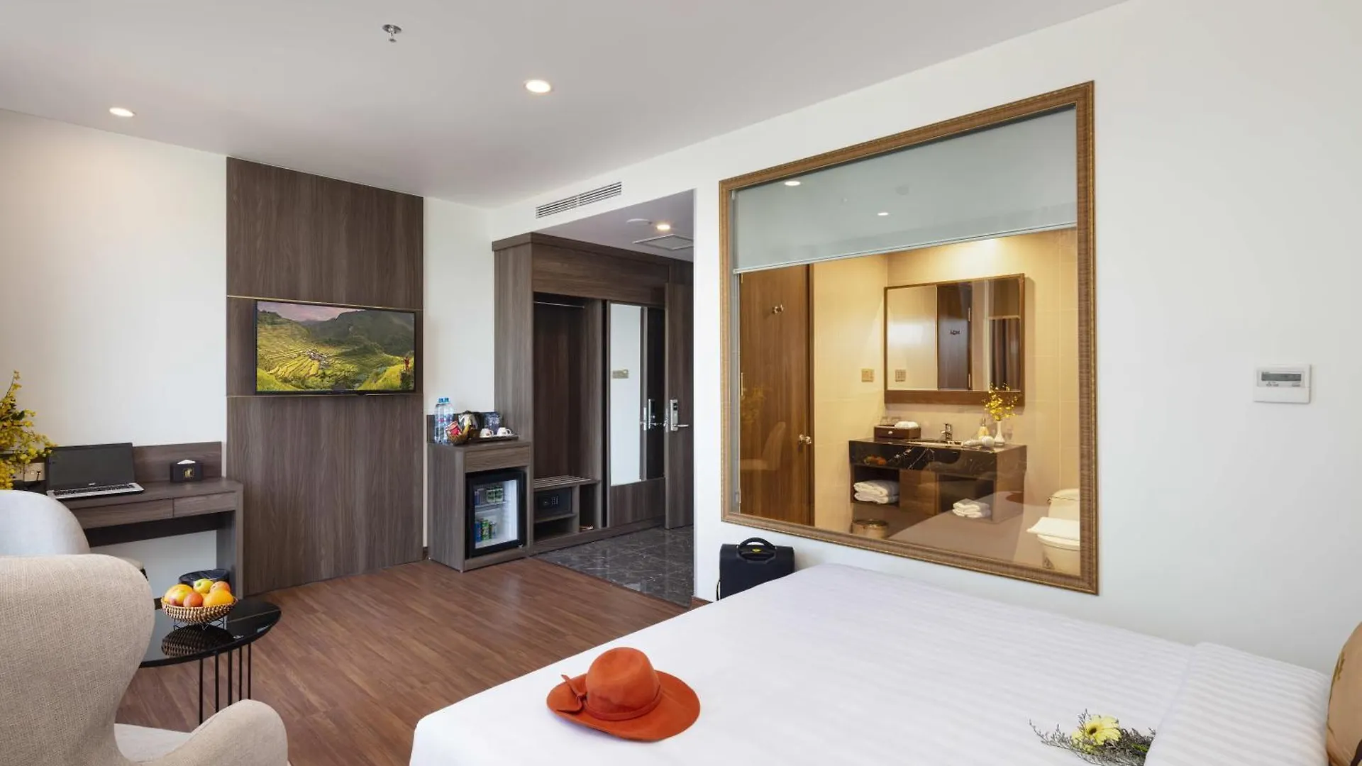 Daphovina Hotel ニャチャン