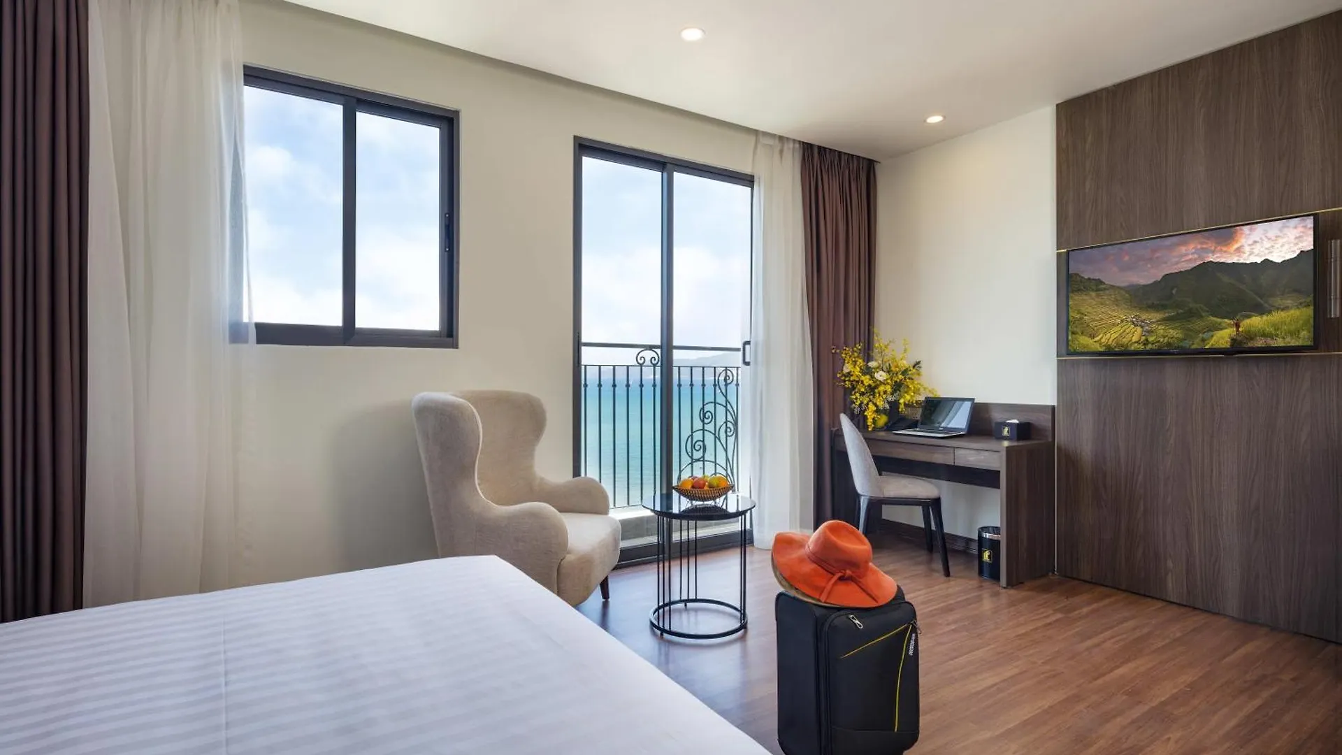 Daphovina Hotel Nha Trang