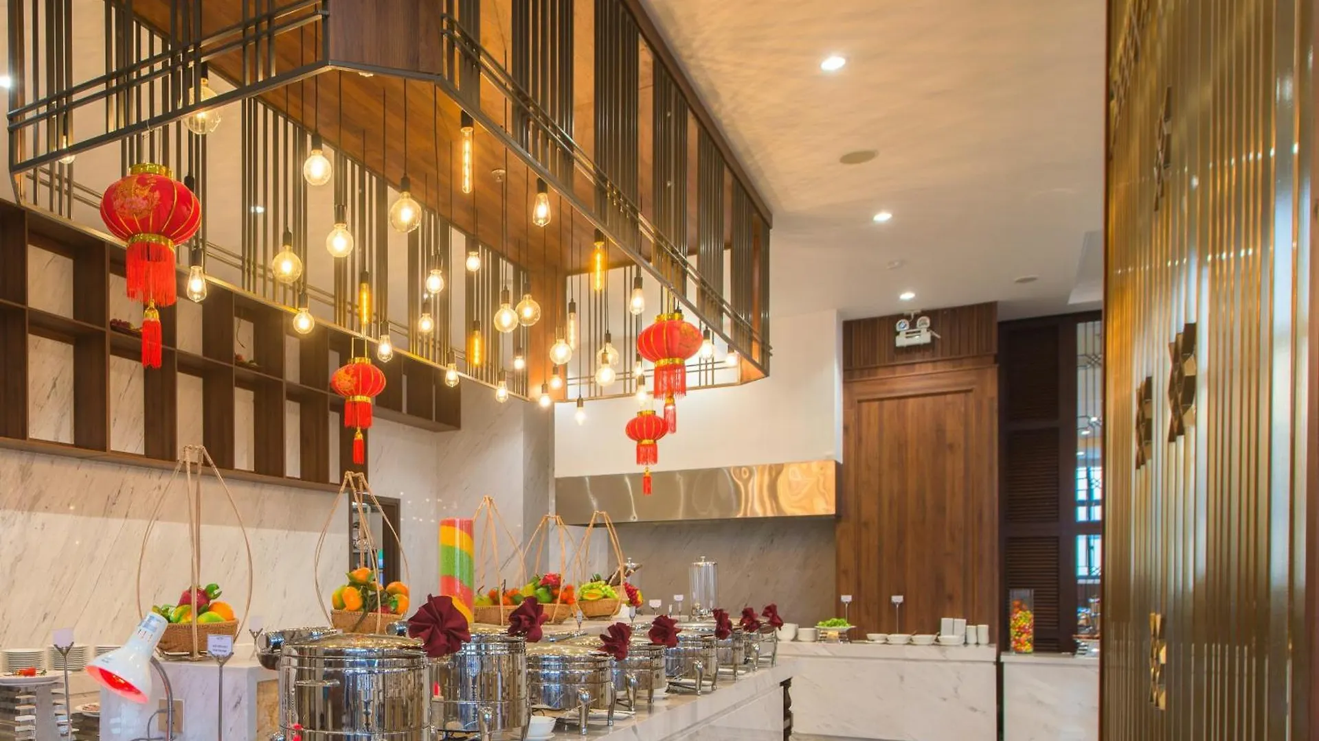 Daphovina Hotel Nha Trang 4*,