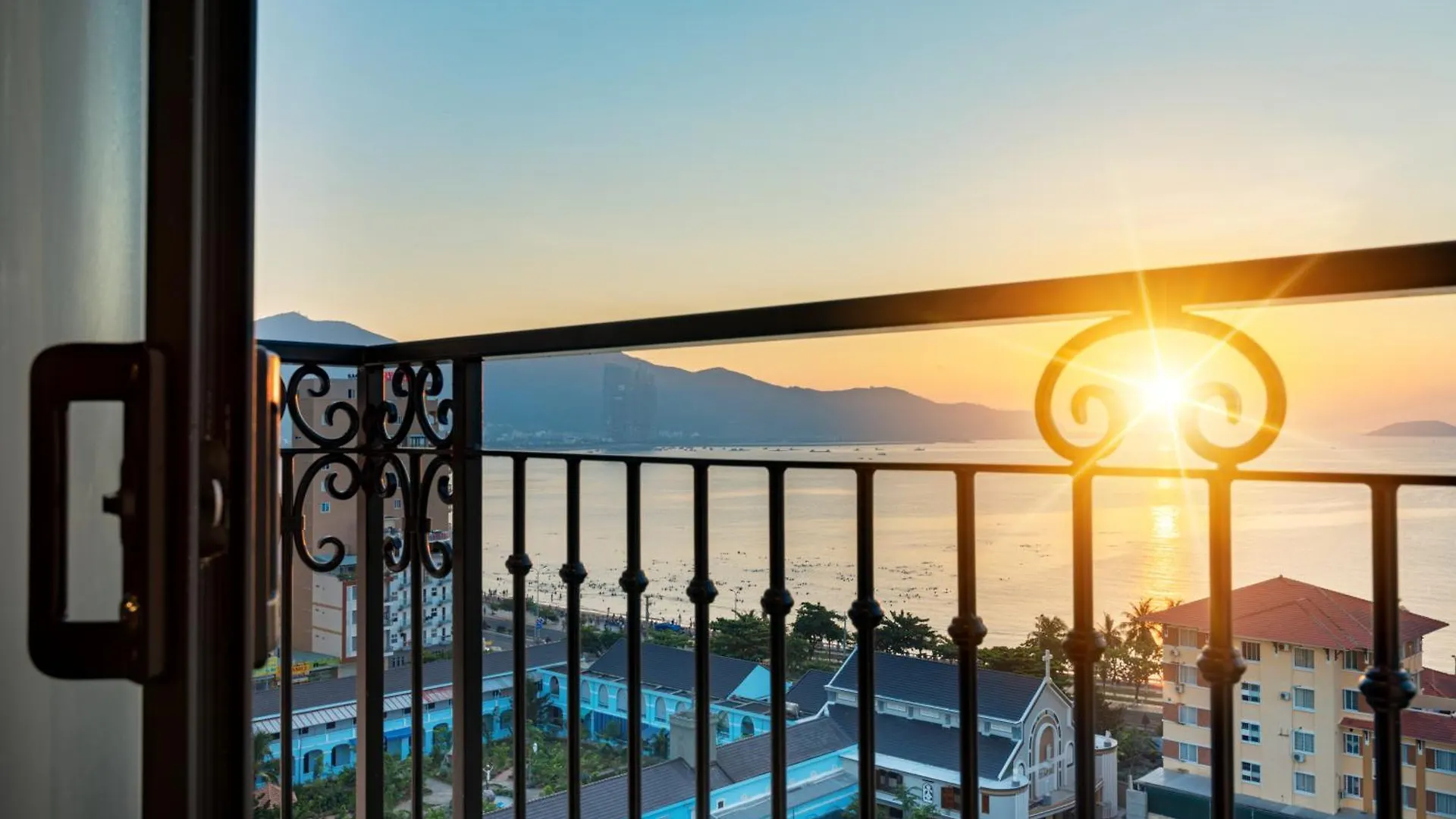 Daphovina Hotel Nha Trang
