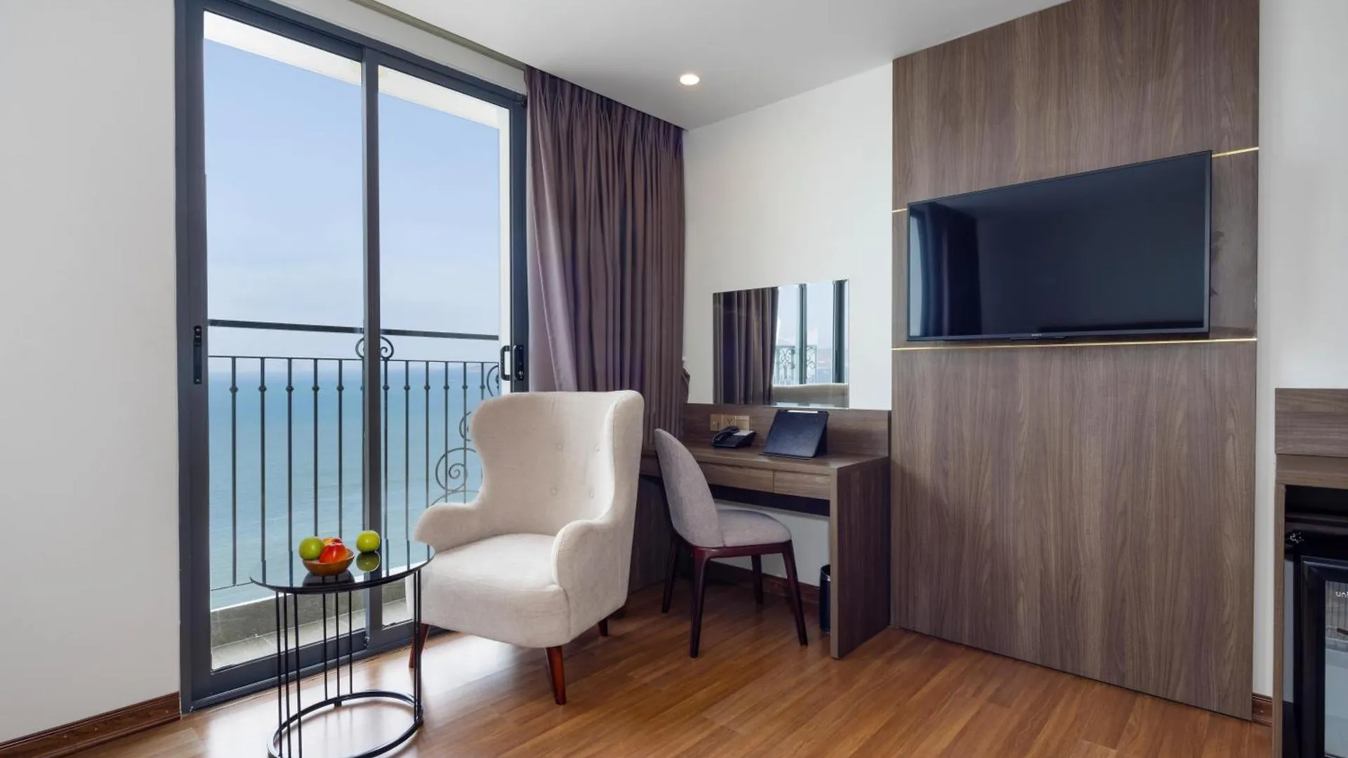 Daphovina Hotel Nha Trang